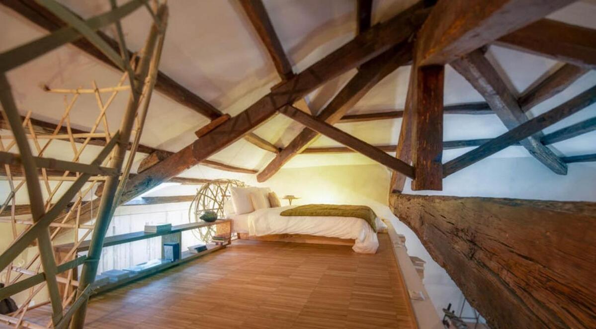 Ghetto Luxury Design Apartment